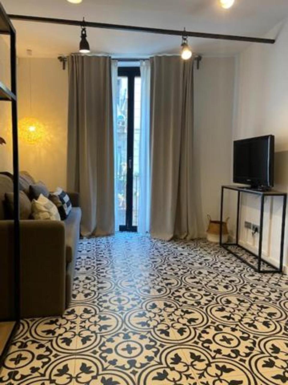 Liceu Apartments By Gaiarooms Барселона Экстерьер фото