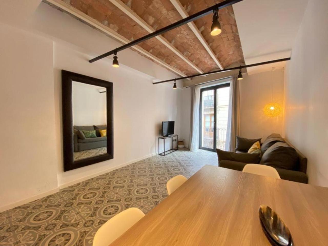 Liceu Apartments By Gaiarooms Барселона Экстерьер фото